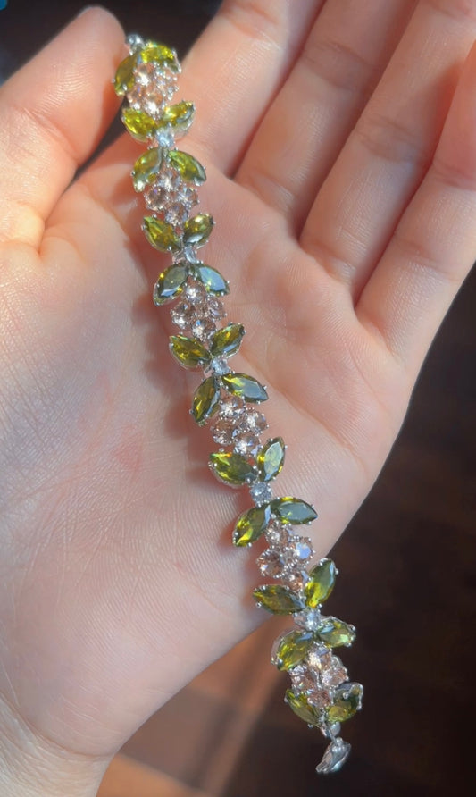Crystal flower and leaf bracelet (Finished Product)